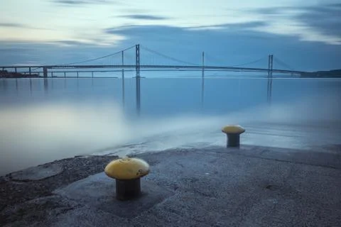 Night view of the Forth Road Bridge and Queensferry Crossing in Edinburgh Stock Photos