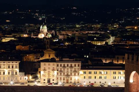 Night view of Great Sinagogue of Florence, San Giuseppe church and San Niccolo Foto stock