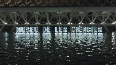 Night view of Museu de les Ciencies in Valencia Stock Footage 124622238