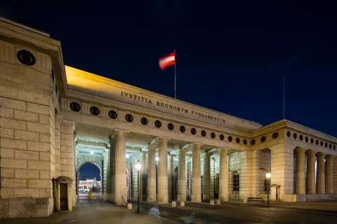 Night view of the Outer Castle Gate called Heldentor in Vienna, Austria at ni Stock Photos