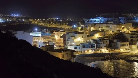 Night view of the Playa de las Americas, Tenerife Vídeos de archivo 71093393