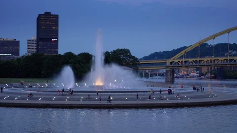 Night View of The Point in Pittsburgh  	 Vidéo 109247419
