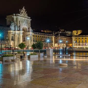 Night view of the Praca do Comercio (Commerce Square) in Lisbon, Portugal Foto stock