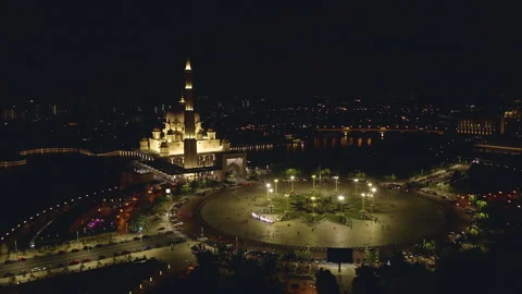 Night view of Putra Square in Putrajaya Stock Footage 260557607