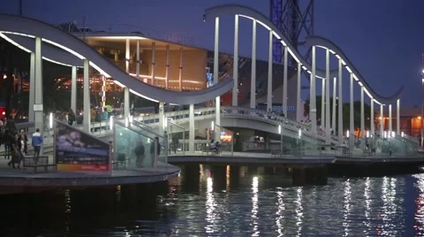 Night view of Rambla de Mar, footbridge modern design in the port of Barcelona. 스톡 동영상 50710935