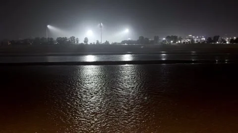 Night View of River Water in City with Flood Lights Vídeos de archivo 344554974