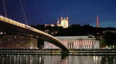 Night View of Saone river with change of focus in Lyon city Video stock 56278296