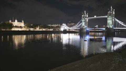 A night view of the Tower Bridge. Stock Footage 154394332