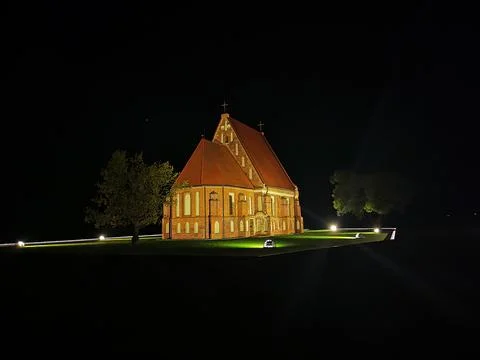 Night view of the unique and authentic gothic Zapyskis Old Church Stock-Fotos