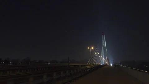 Night walk on the bridge - hyperlapse Video stock 149152592