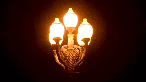 Night winter street lamp with falling snow Stock-Footage 320996014