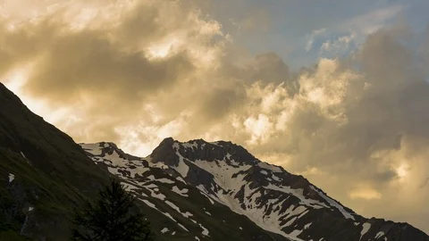 Nightfall in the Granatspitz mountain range Stock Footage 122489373