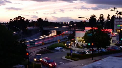 Nightfall w freeway Time Lapse HD1080 動画素材 8995198