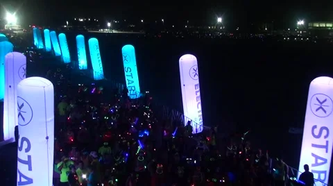 Nightime Run, start Stock Footage 52754618