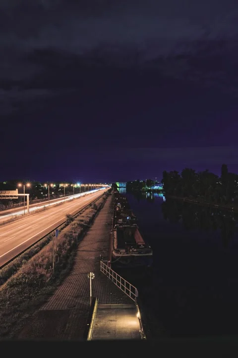 Nightlapse - Berlin 9:16 動画素材 279688965