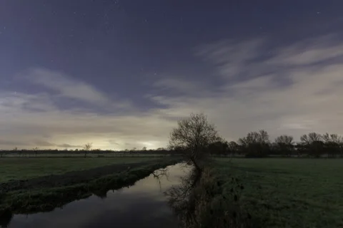 Nightlapse éclairé par la Lune Stock-Footage 322189634