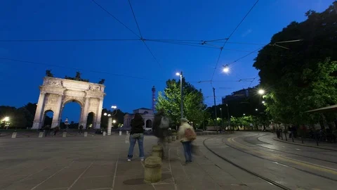 Nightly view of Arc of the Peace and traffic in Milan, Italy. Time lapse, 4K. 動画素材 79103574