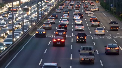 Nighttime Road Traffic Vídeo Stock 106397154