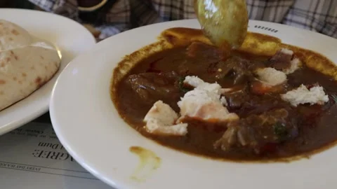 Nihari-with-bread Stockbeeldmateriaal 307023945