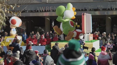 Nintendo yoshi parade float santa claus parade toronto Stock Footage 120037163