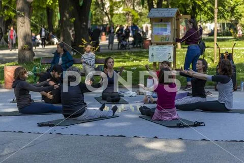 Nirvana fitness with music class on the street Stock Photos