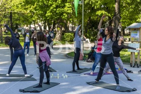 Nirvana fitness with music class on the street Stock Photos