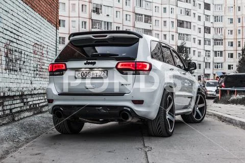 Nizhnevartovsk, Russia - Jule 19, 2016: Jeep Grand Cherokee SRT Stock Photos