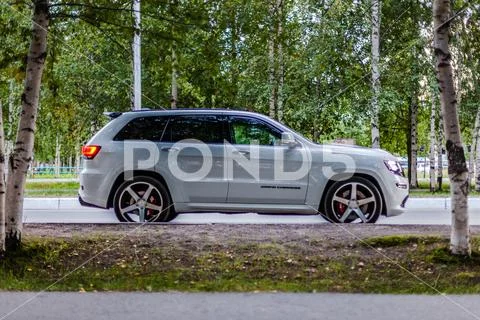 Nizhnevartovsk, Russia - July 31, 2016: Jeep Grand Cherokee SRT Stock Photos