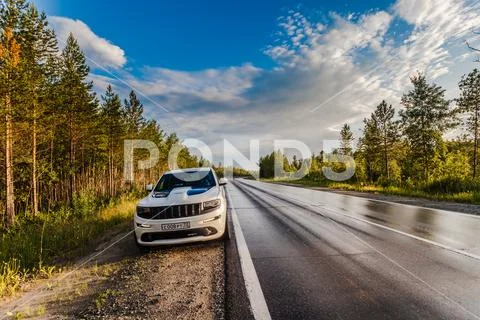 Nizhnevartovsk, Russia - July 8, 2016: Jeep Grand Cherokee SRT Stock Photos