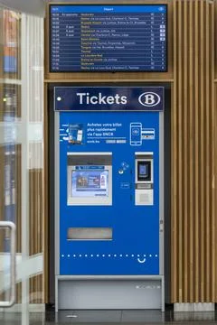 NMBS SNCB Belgian railways ticket vending machine in the train station of M.. Fotos de archivo