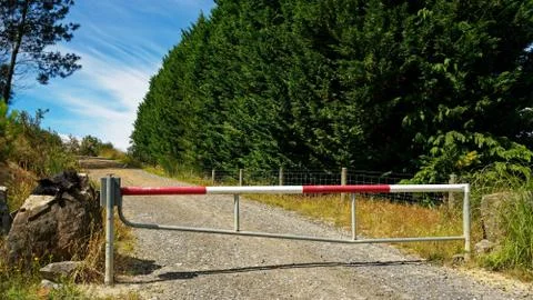 No entry, a locked gate on a forestry block Stock-Fotos