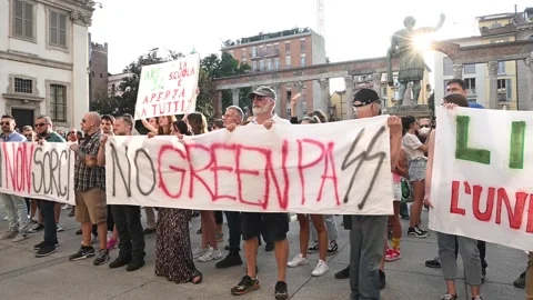 No green pass' protest against the mandatory Covid19 health pass in Italy Stock-Footage 159727783