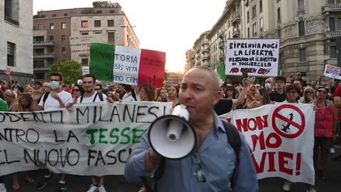 No green pass' protest against the mandatory Covid19 health pass in Italy Video stock 160194339