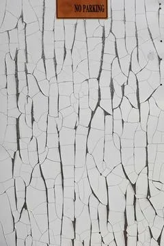 No parking sign on blank split plastic surface abstract weathered grunge ba.. Stock-Fotos