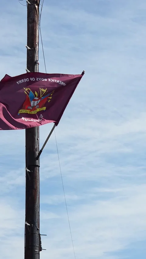 No Surrender Apprentice Boys of Derry Flag Flies in Summer Breeze 動画素材 315105641