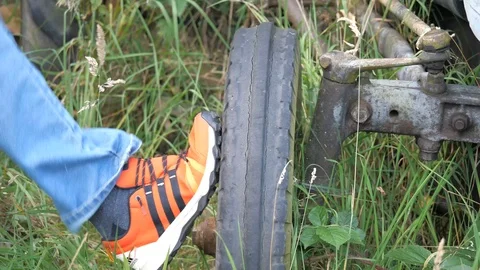 No tire kickers Stock Footage 116058547