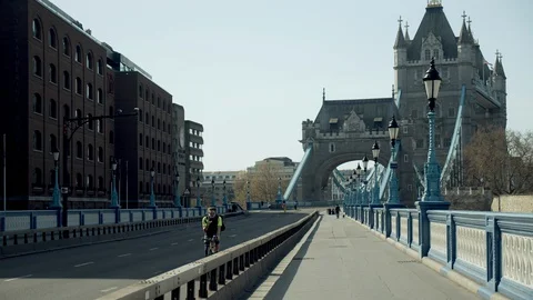 No traffic on a Tower Bridge Stock Footage 127927318
