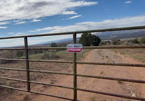 No trespassing Keep Out sign Stock Illustration