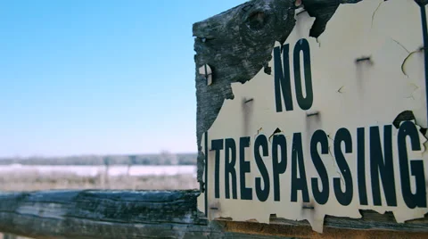 No Trespassing Sign - Close Up 動画素材 38168903