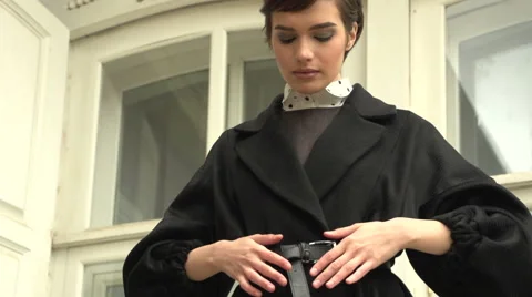 Noble woman Vídeos de archivo 59755160