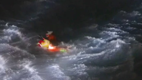 Nocturne rescue training. Stock Footage 106510352