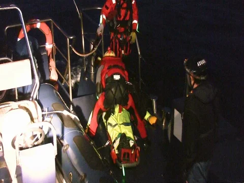 Nocturne rescue training. Stock Footage 106835637