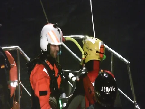 Nocturne rescue training. Stock Footage 106835692