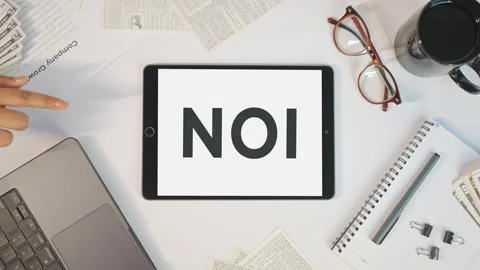 NOI DISPLAYING ON A TABLET SCREEN Video stock 308074592