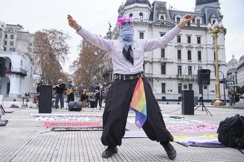 Non-binary march in Buenos Aires, Argentina, calling for respect and equality Foto stock