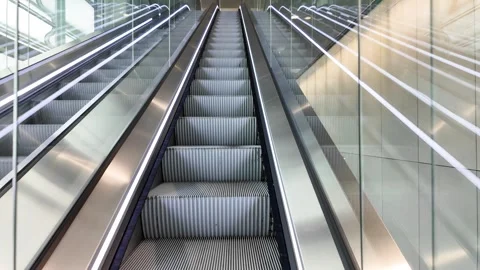 Non-human escalators going up, 動画素材 277850317
