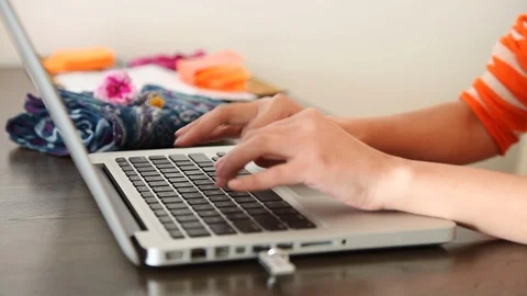 Non stop tying on computer and finish to walk away Stock Footage 114138330