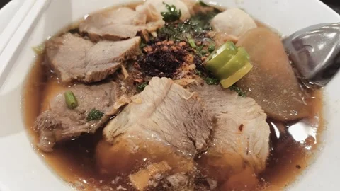 Noodle soup Vídeos de archivo 339259436