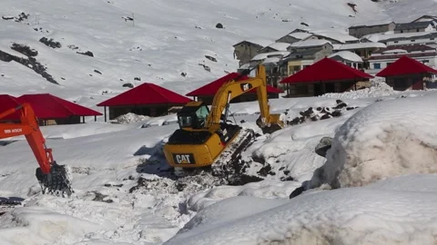 Normal Life affected after snowfall in Uttarakhand Stock Footage 196700024