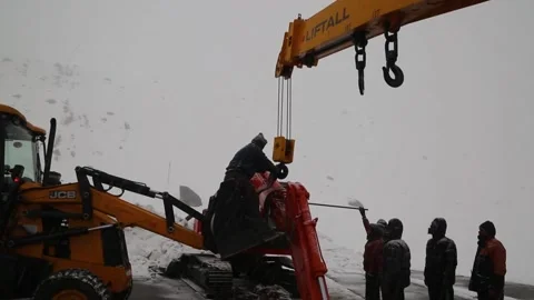 Normal Life affected after snowfall in Uttarakhand Stock Footage 196705471